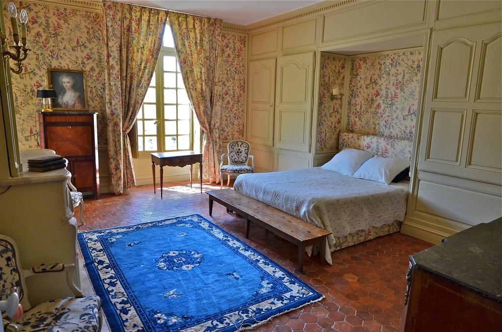 Bed and breakfast Chateau De La Ferte Saint Aubin Chambre photo